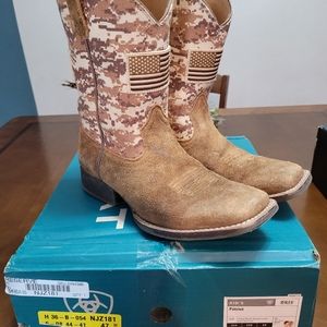 Boys Ariat cowboy boots